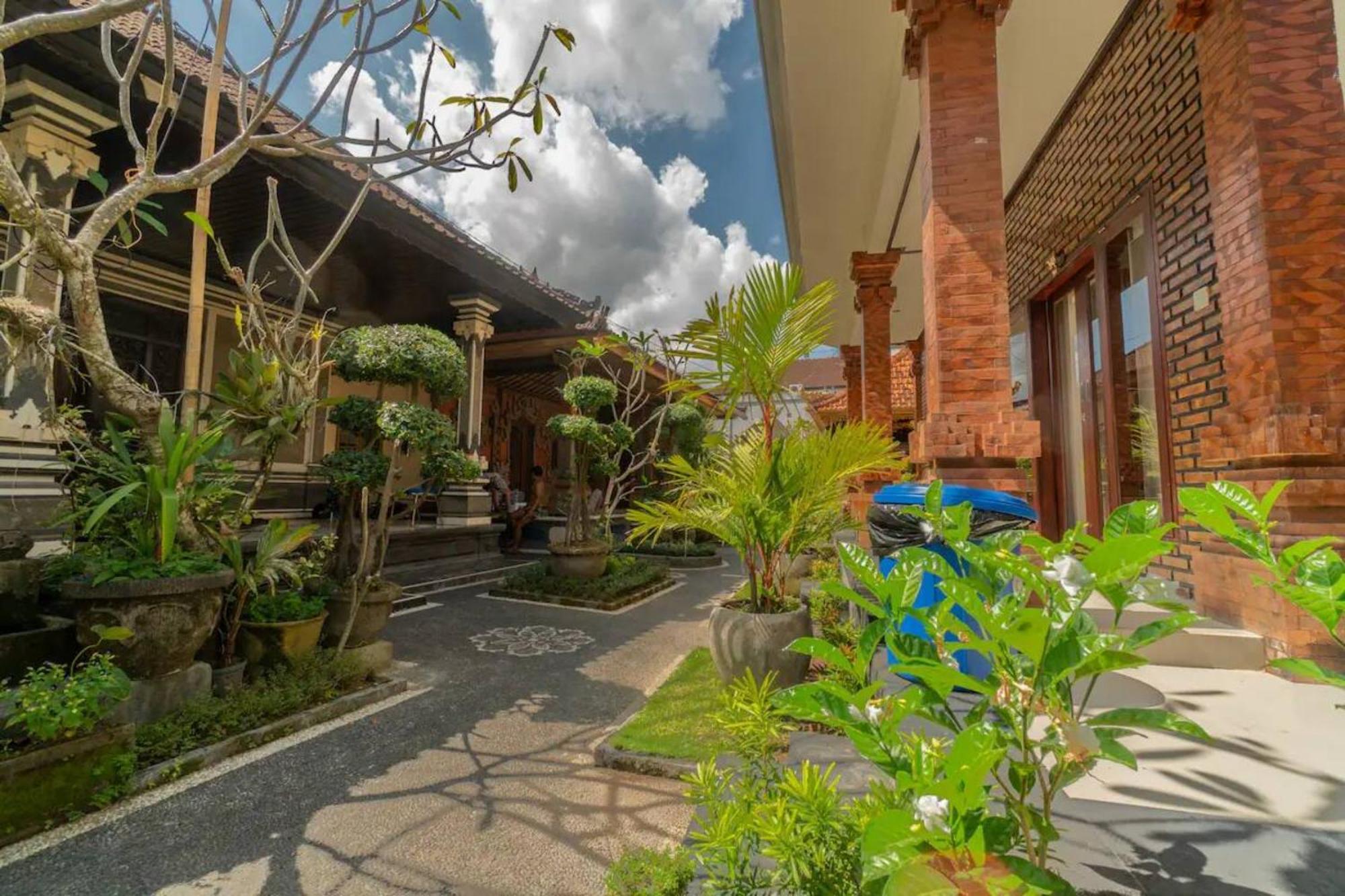 Pondok Lulik Homestay Canggu Ngoại thất bức ảnh